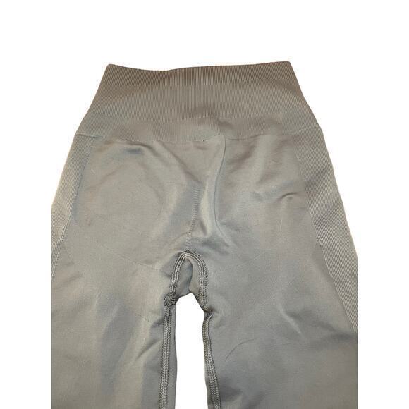 Lululemon Zone In Tight in Dark Slate Cropped Compression Leggings / Yoga Tights - Picture 8 of 10